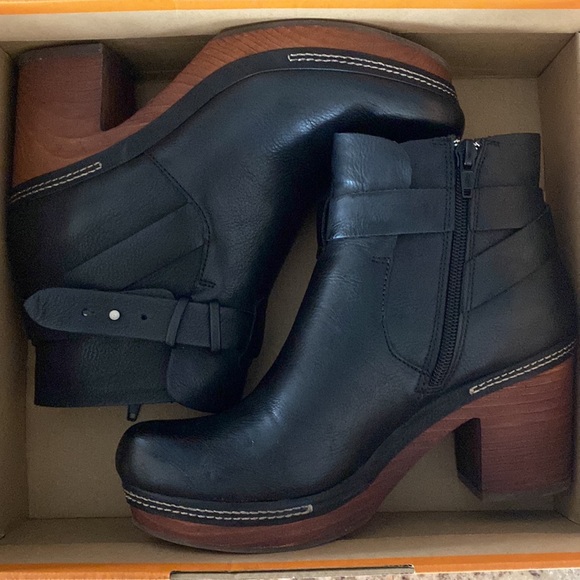 KORK’s black bootie, size 7 - Picture 7 of 7